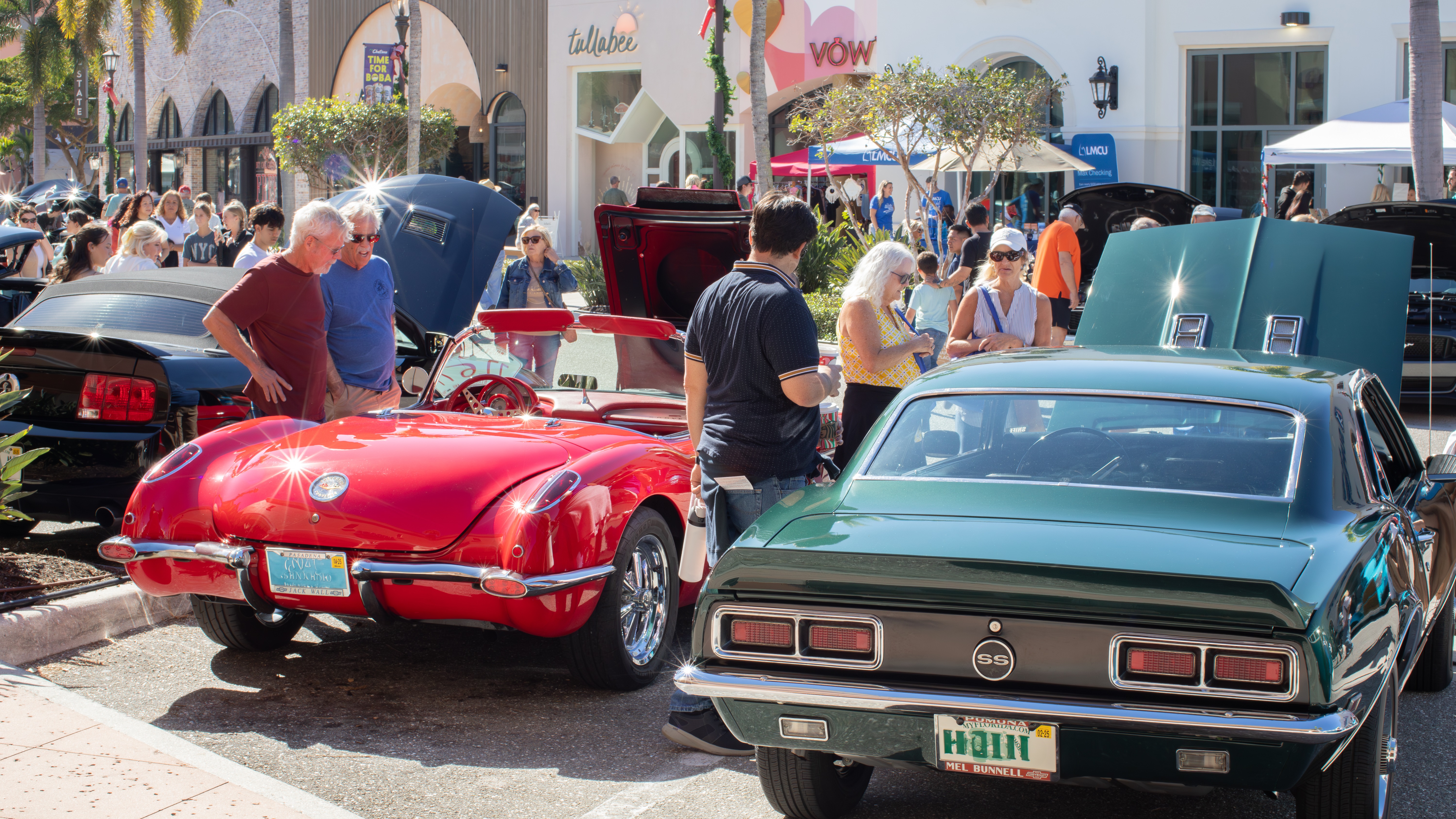 COCONUT-POINT-CHRISTMAS-229-car-show-2024