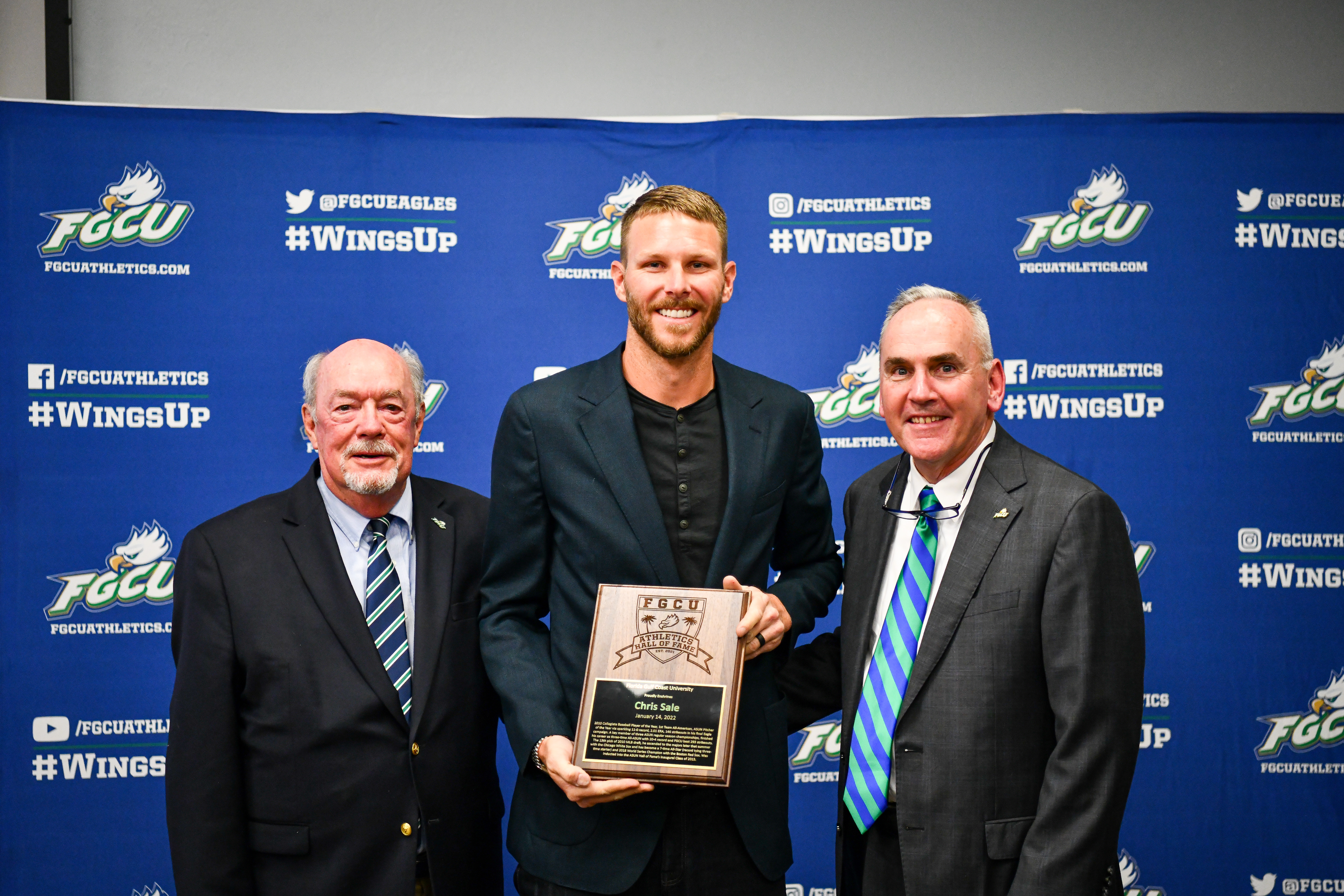 Chris-Sale-with-award