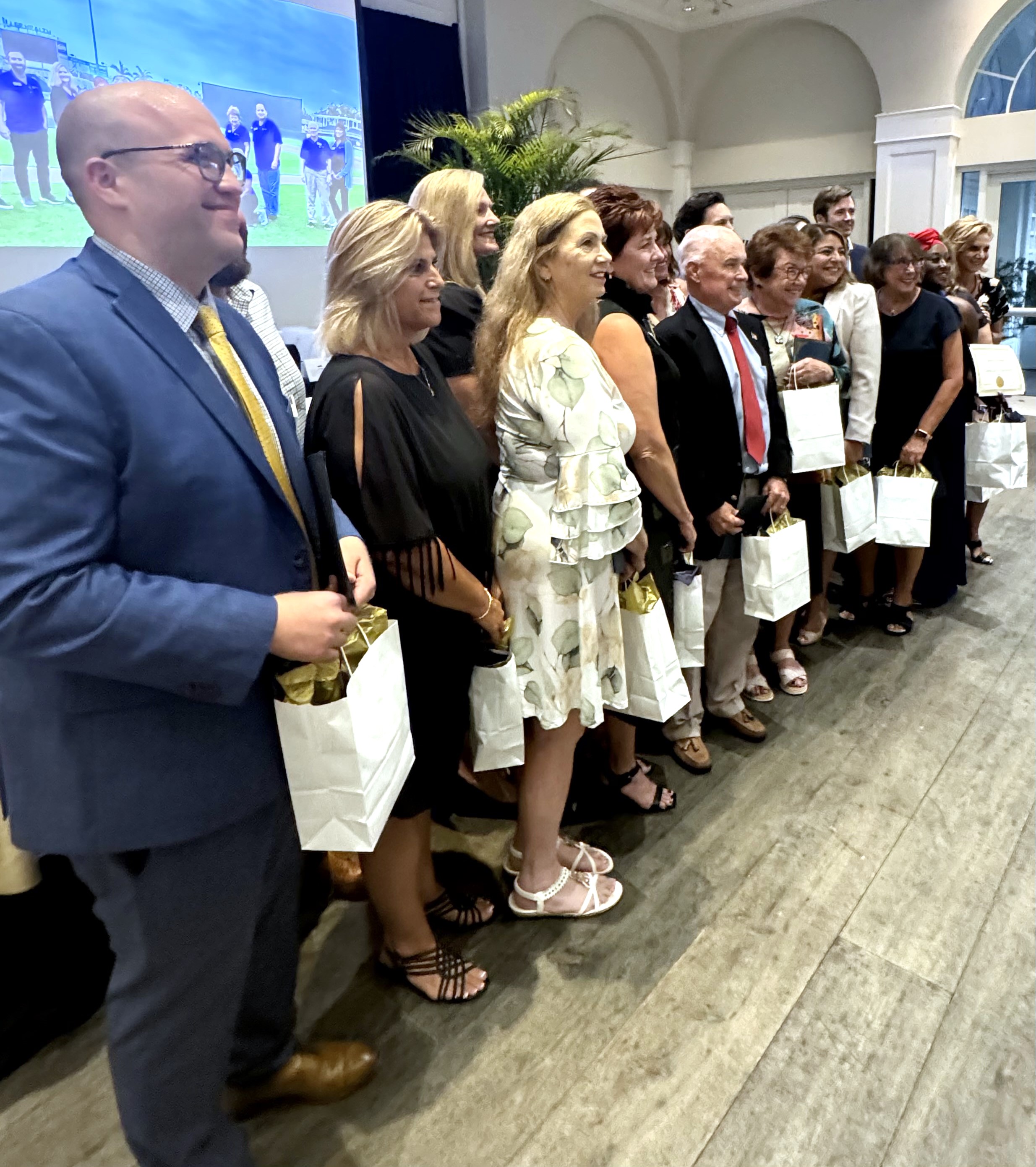Graduation-of-the-2023-2024-Leadership-Estero-class