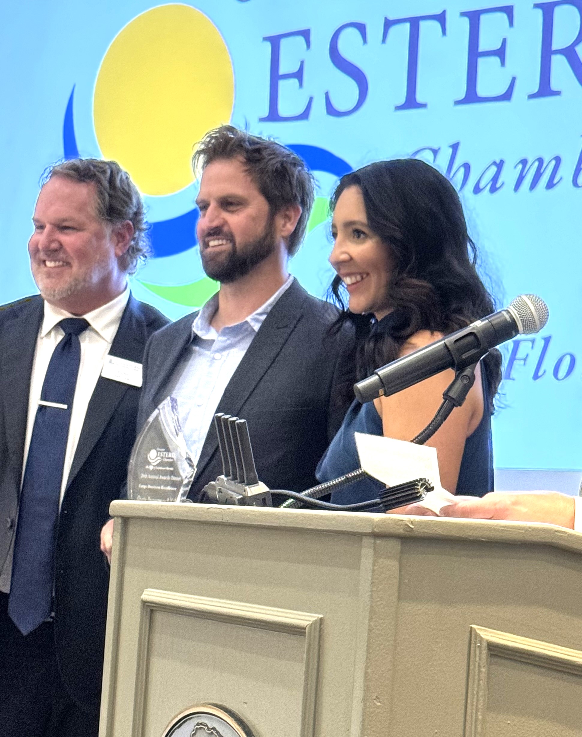 Representatives-of-London-Bay-present-Blake-Chapman-of-State-Insurance-USA-the-Large-Business-Excellence-Award