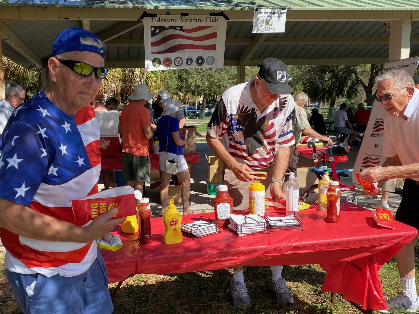 Tidewater-Veterans-Club-distributes-refreshments