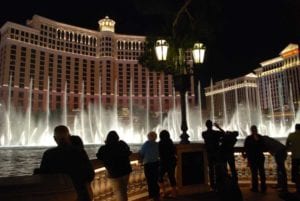 Las-Vegas-fountains-at-night